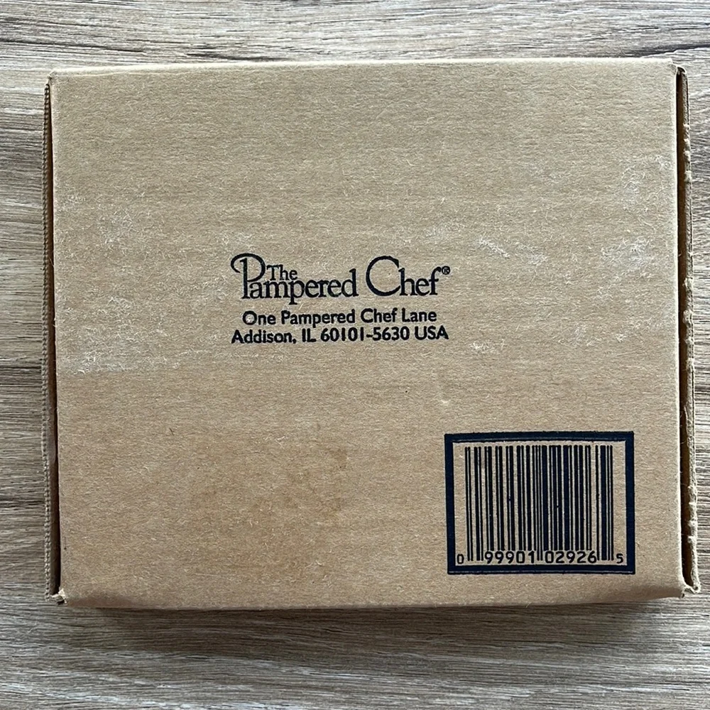 NIB The Pampered Chef PEACE ON EARTH Stoneware Cookie Mold Box & Recipe Booklet
